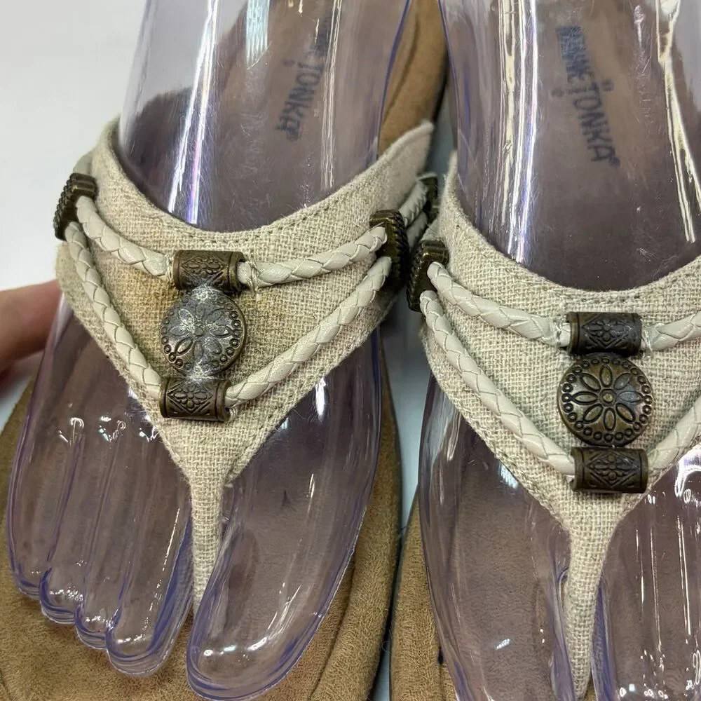 Minnetonka Silverthorne 360 Womens Beige Flip-Flops Sandals Beads Shoes 9